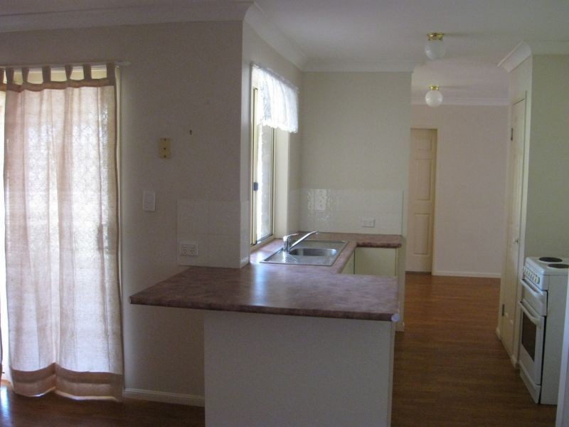 18 Evergreen Court, Glenvale QLD 4350