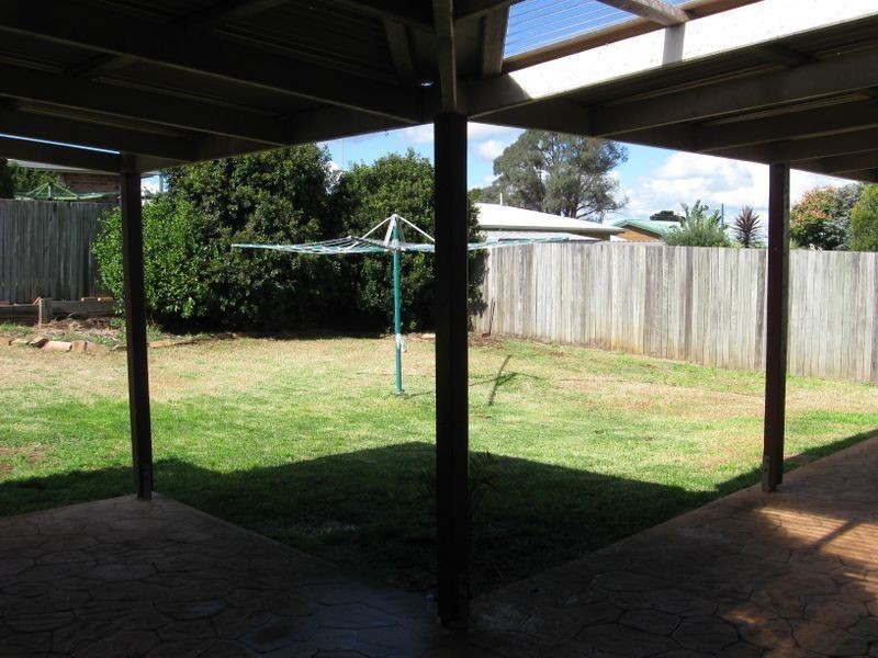 18 Evergreen Court, Glenvale QLD 4350