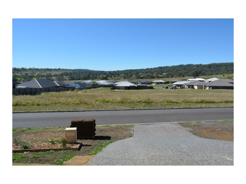 4b Sophia Crescent, Cotswold Hills QLD 4350