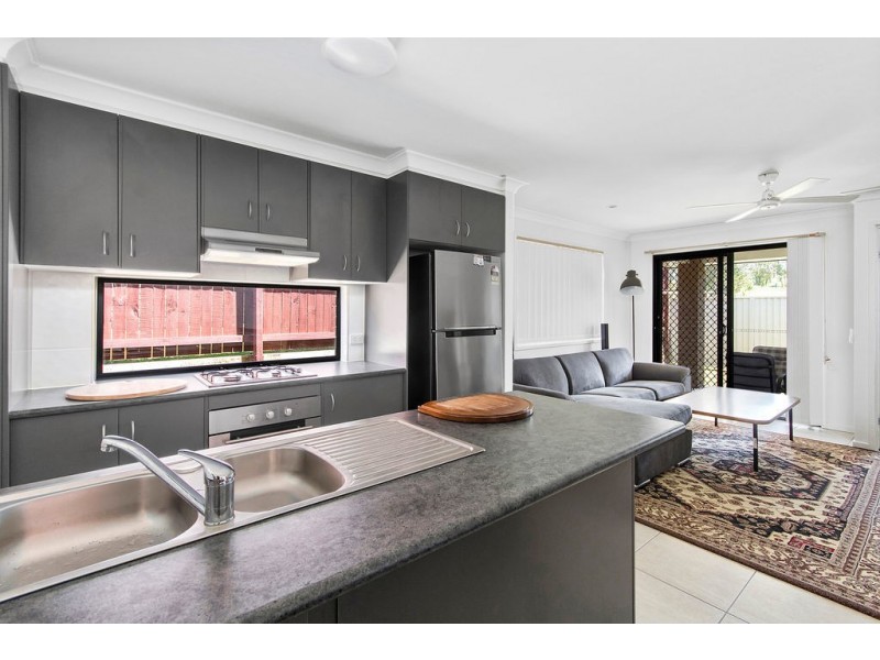 1 & 2/15 Lexi Street, Glenvale QLD 4350