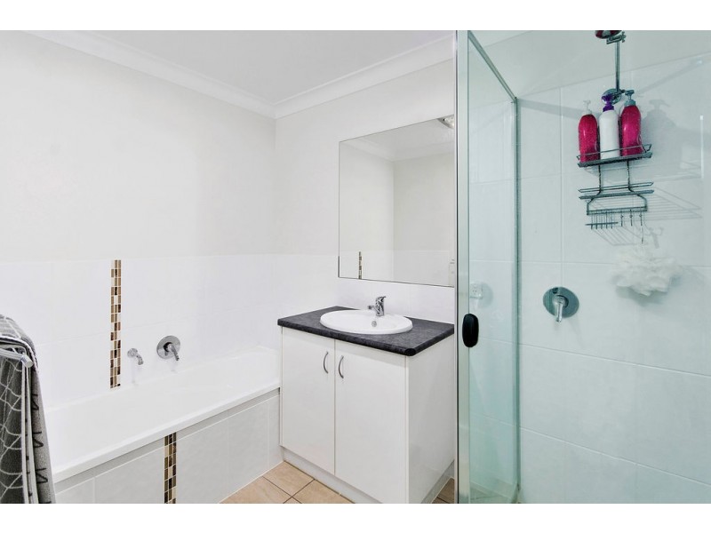 1 & 2/15 Lexi Street, Glenvale QLD 4350