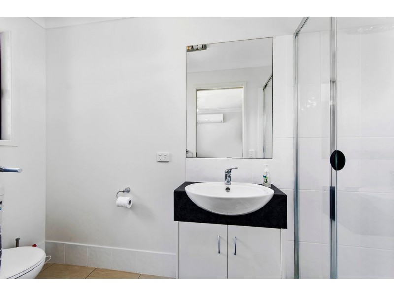 1 & 2/15 Lexi Street, Glenvale QLD 4350