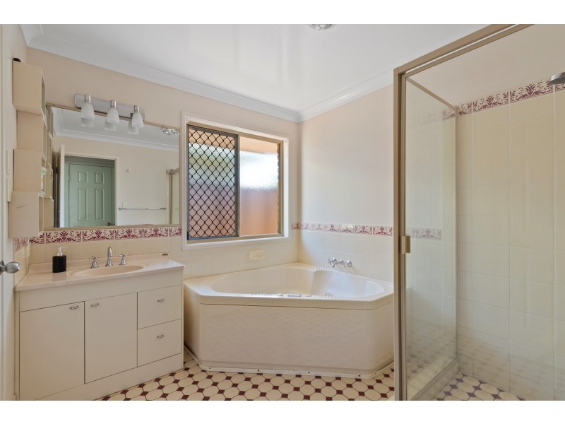 2 Belmond Court, Glenvale QLD 4350