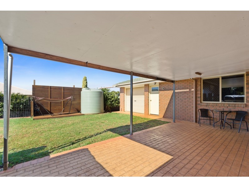 2 Belmond Court, Glenvale QLD 4350