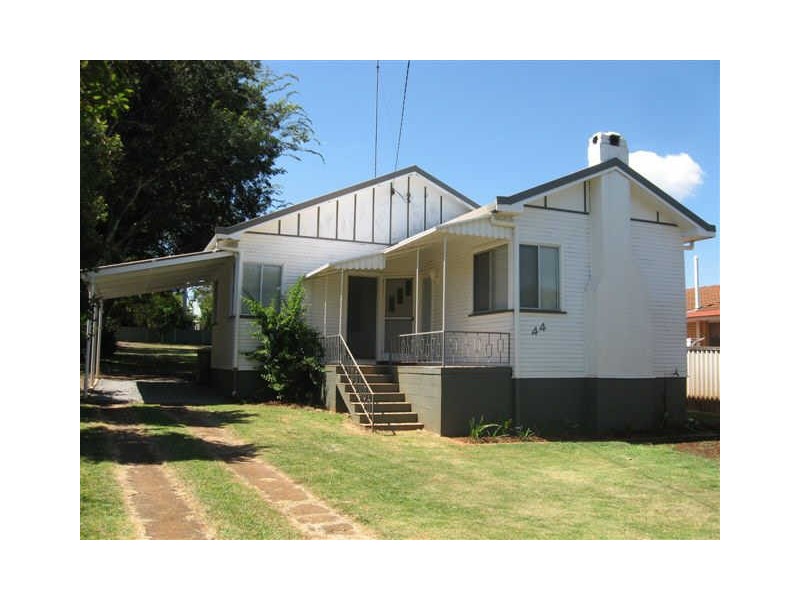 44 Llewellyn Street, Centenary Heights QLD 4350