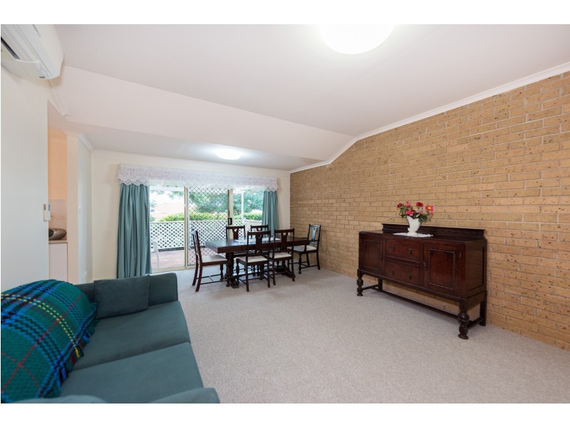 4/4-6 Glenfield Court, Middle Ridge QLD 4350