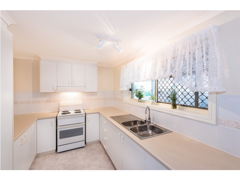 4/4-6 Glenfield Court, Middle Ridge QLD 4350
