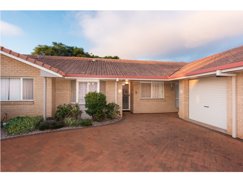 4/4-6 Glenfield Court, Middle Ridge QLD 4350