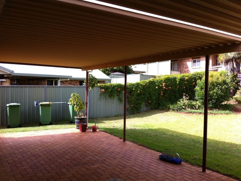 10 Poinsettia Street, Middle Ridge QLD 4350