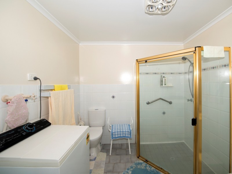 9/4-6 Glenfield Court, Middle Ridge QLD 4350