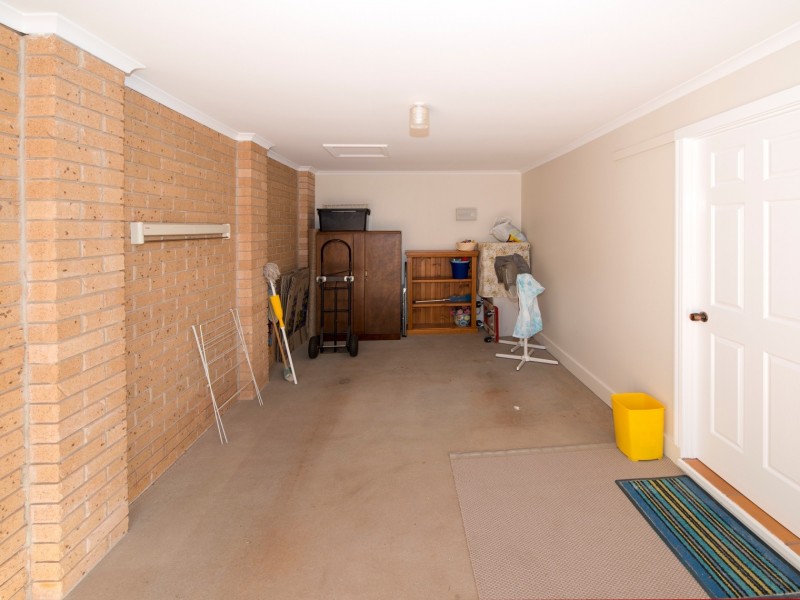 9/4-6 Glenfield Court, Middle Ridge QLD 4350