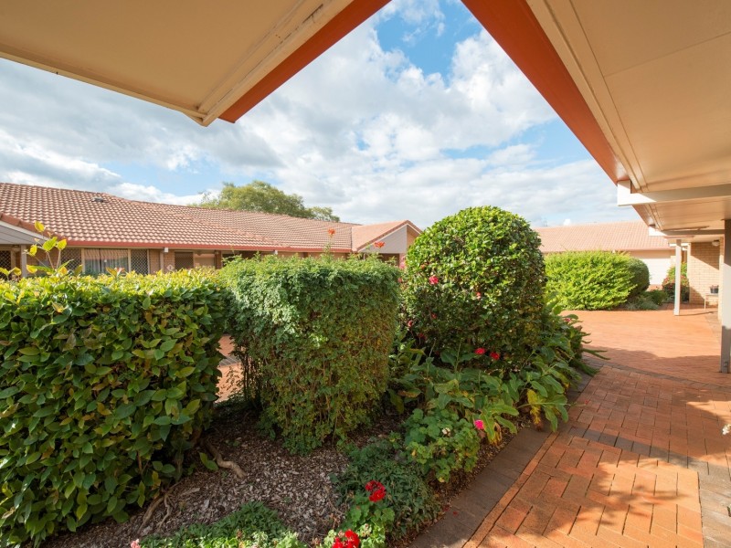 9/4-6 Glenfield Court, Middle Ridge QLD 4350