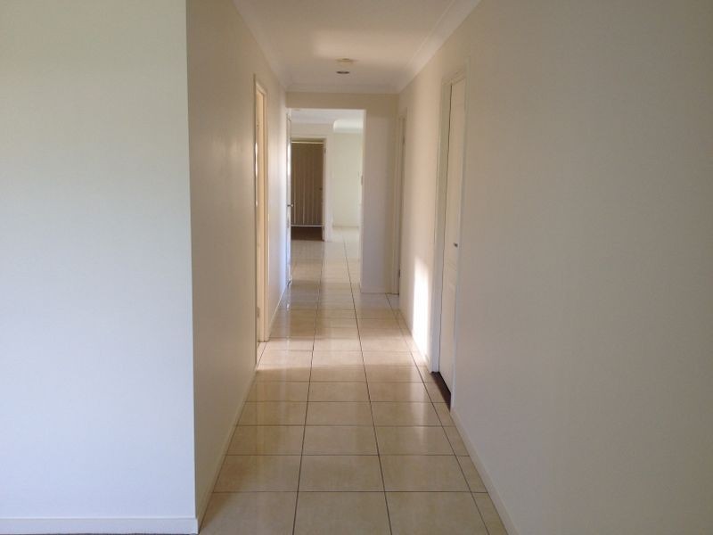 8 Huon Drive, Glenvale QLD 4350