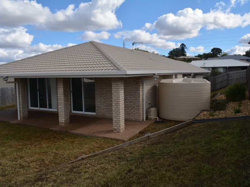 8 Huon Drive, Glenvale QLD 4350