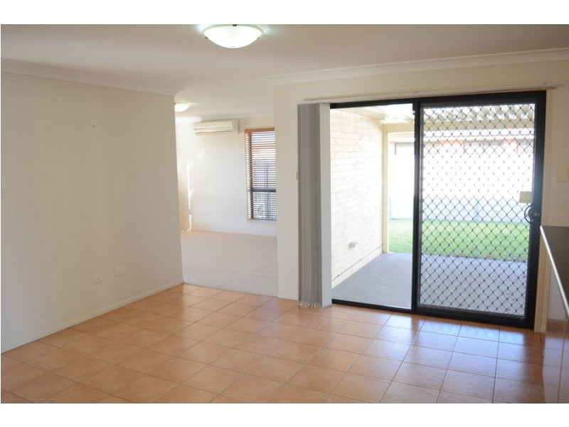 6 Pillar Street, Middle Ridge QLD 4350