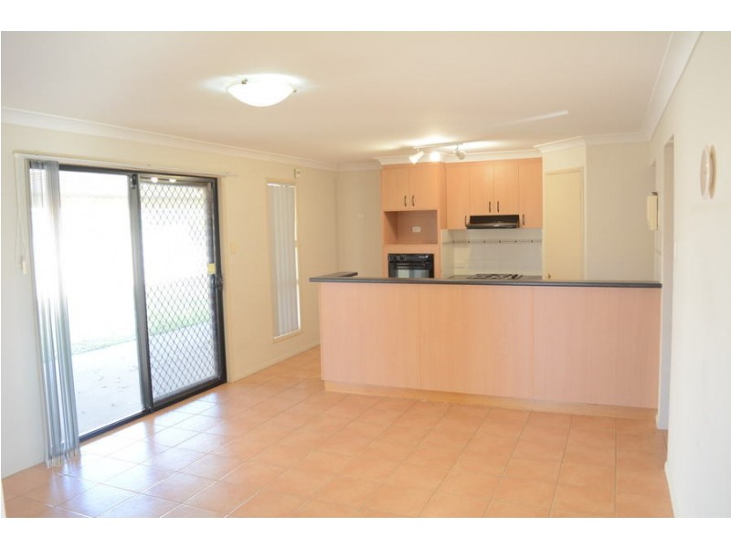 6 Pillar Street, Middle Ridge QLD 4350
