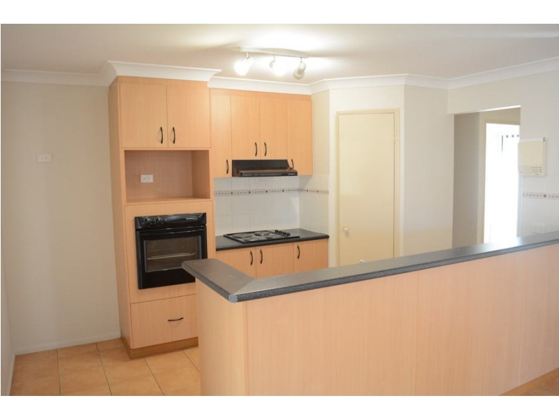 6 Pillar Street, Middle Ridge QLD 4350