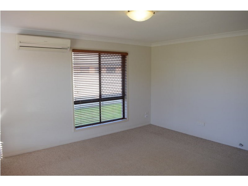 6 Pillar Street, Middle Ridge QLD 4350