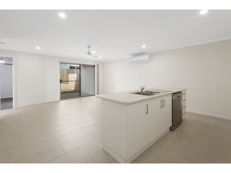 1/8 Rosenstengel Street, Darling Heights QLD 4350