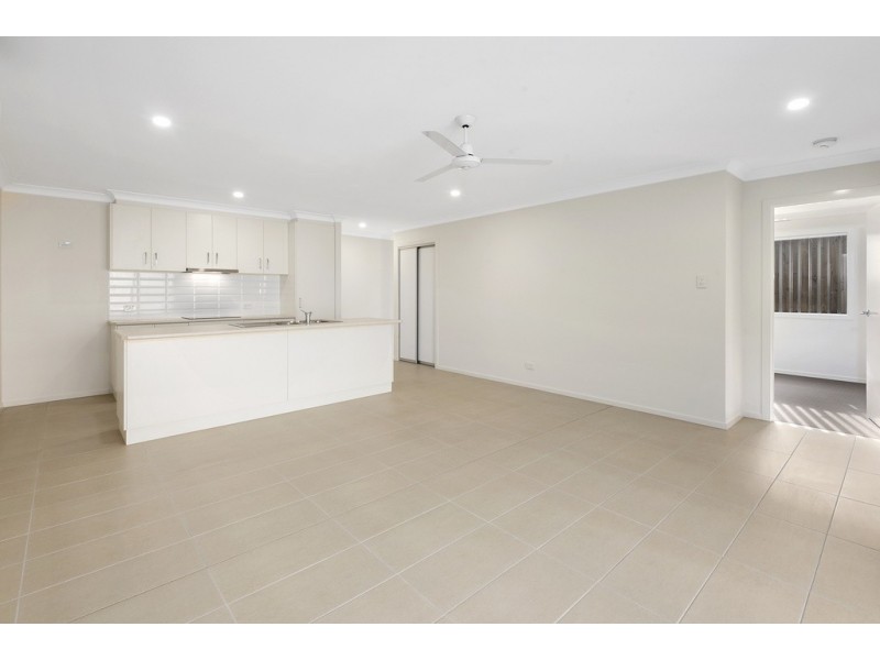 1/8 Rosenstengel Street, Darling Heights QLD 4350