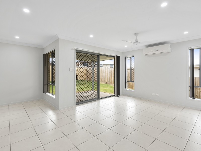 69 Barlow Street, Cranley QLD 4350