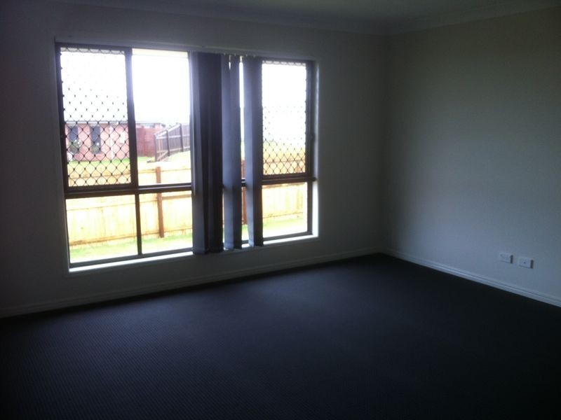 8 Koel Crescent, Highfields QLD 4352