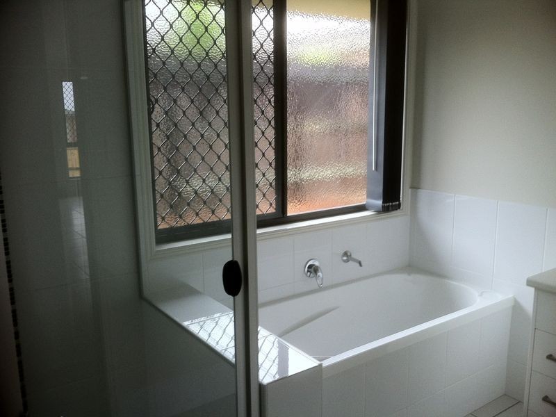 8 Koel Crescent, Highfields QLD 4352