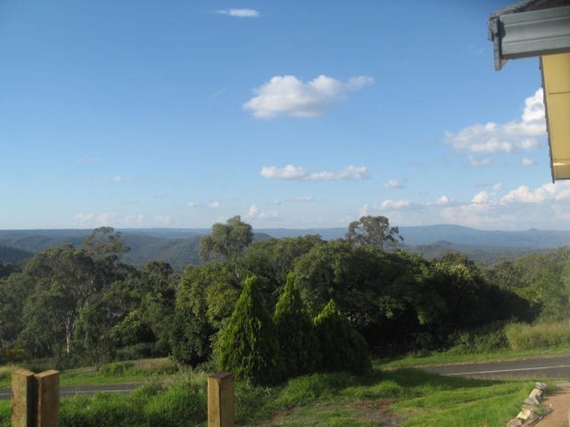 5 Gregory Street, Mount Lofty QLD 4350