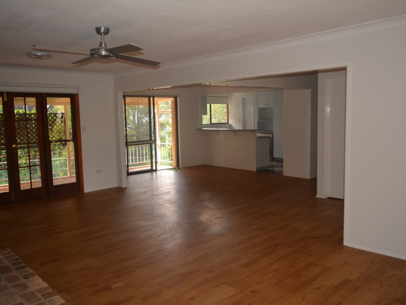 22 Barrymount Crescent, Mount Lofty QLD 4350