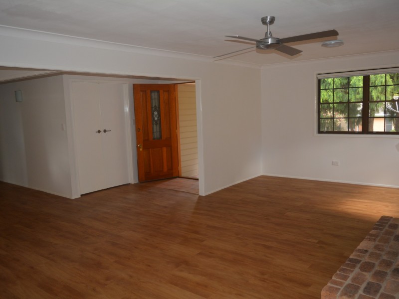 22 Barrymount Crescent, Mount Lofty QLD 4350