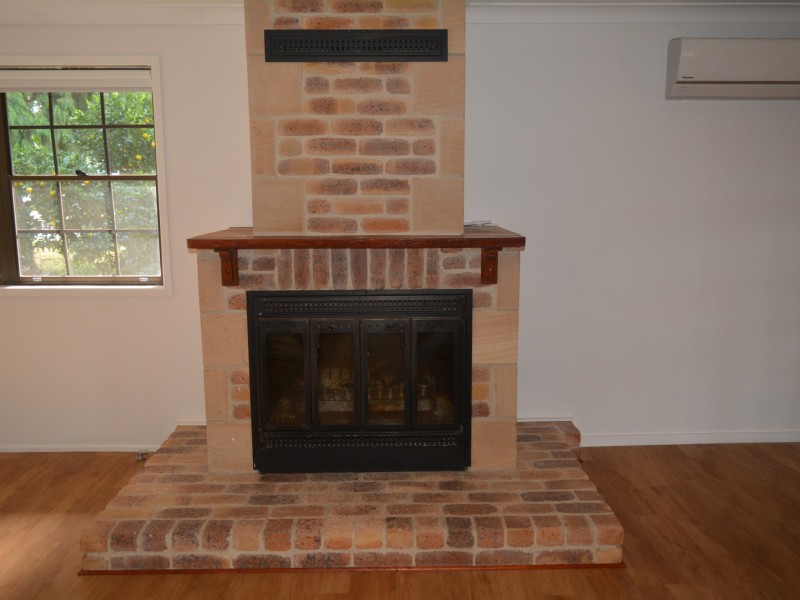 22 Barrymount Crescent, Mount Lofty QLD 4350