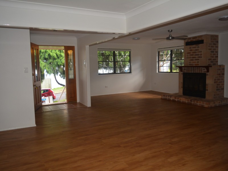 22 Barrymount Crescent, Mount Lofty QLD 4350