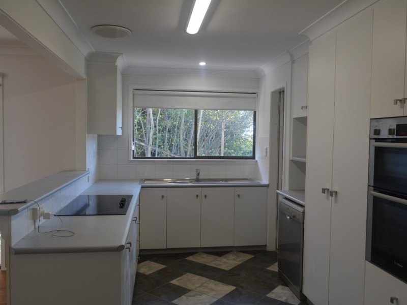 22 Barrymount Crescent, Mount Lofty QLD 4350