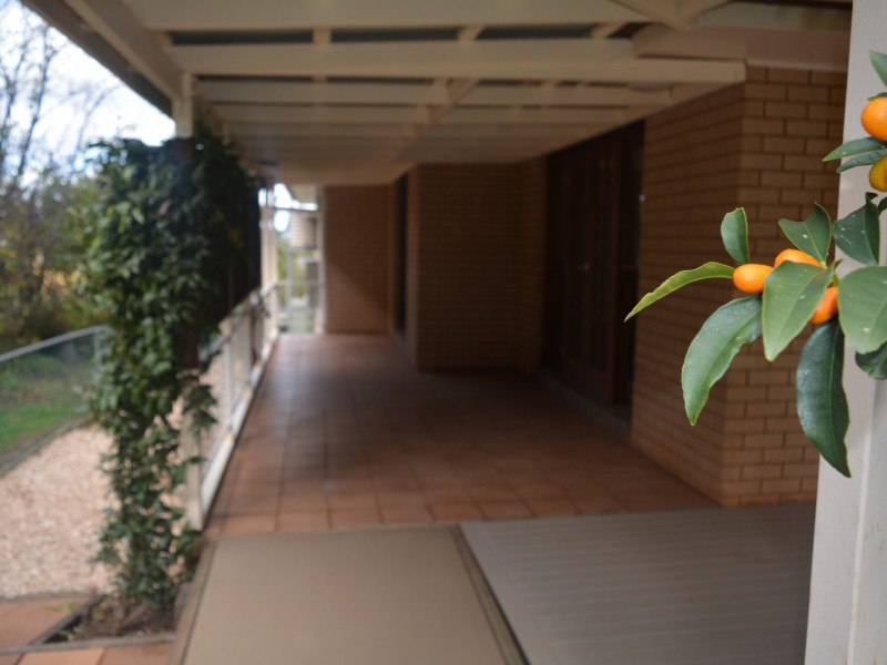 22 Barrymount Crescent, Mount Lofty QLD 4350