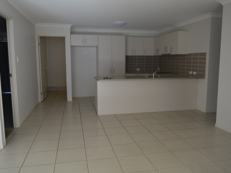 27 Kearney Street, Kearneys Spring QLD 4350