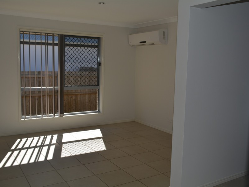 27 Kearney Street, Kearneys Spring QLD 4350