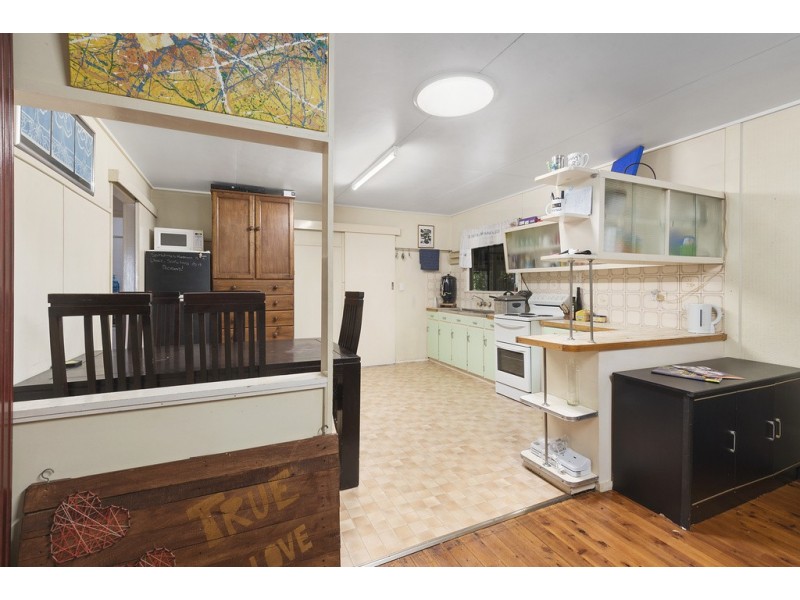 365 West Street, Harristown QLD 4350