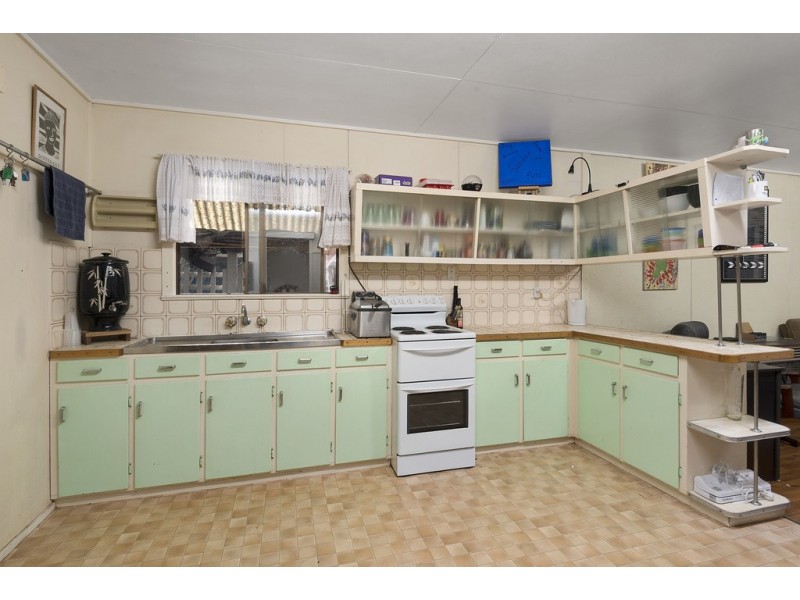 365 West Street, Harristown QLD 4350