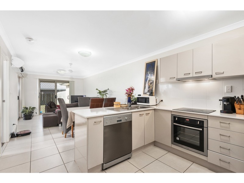 2 Esmeralda Street, Cambooya QLD 4358