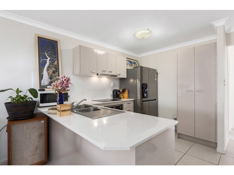 2 Esmeralda Street, Cambooya QLD 4358