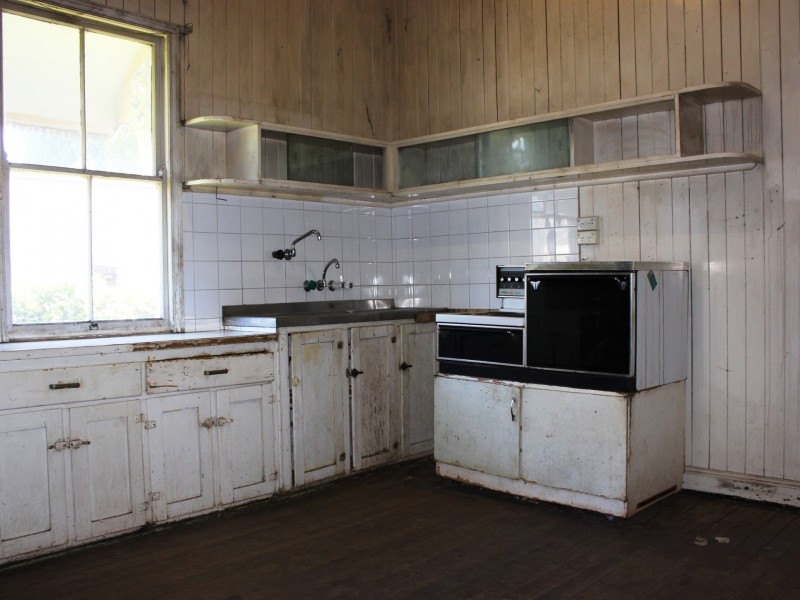 161 Russell Street, Newtown QLD 4350
