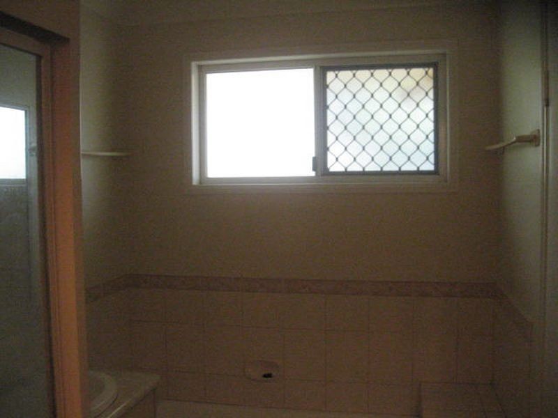 2/5 Beer Court, Kearneys Spring QLD 4350