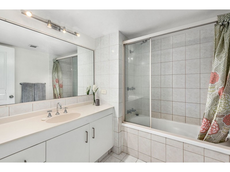 16/367 Margaret Street, Newtown QLD 4350