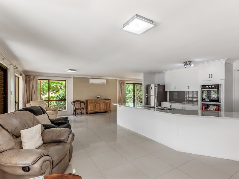 42 Bowen Street, Helidon QLD 4344