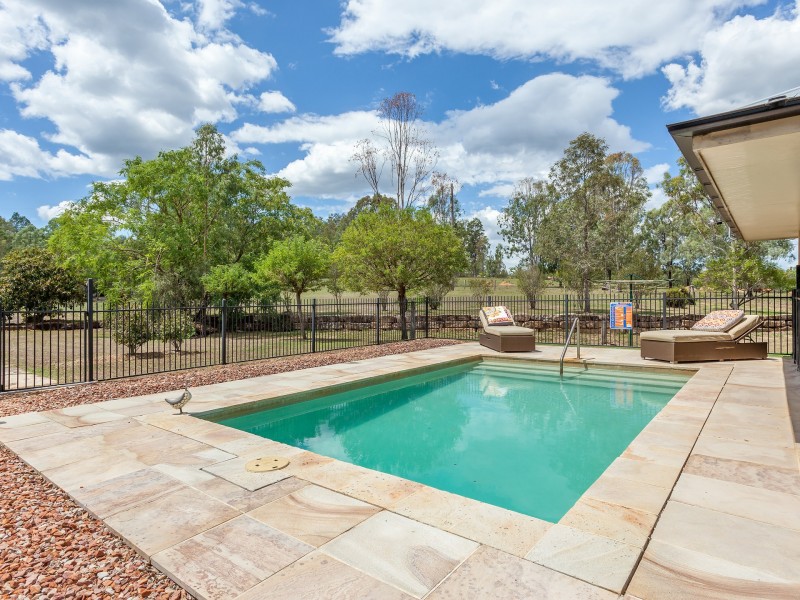 42 Bowen Street, Helidon QLD 4344