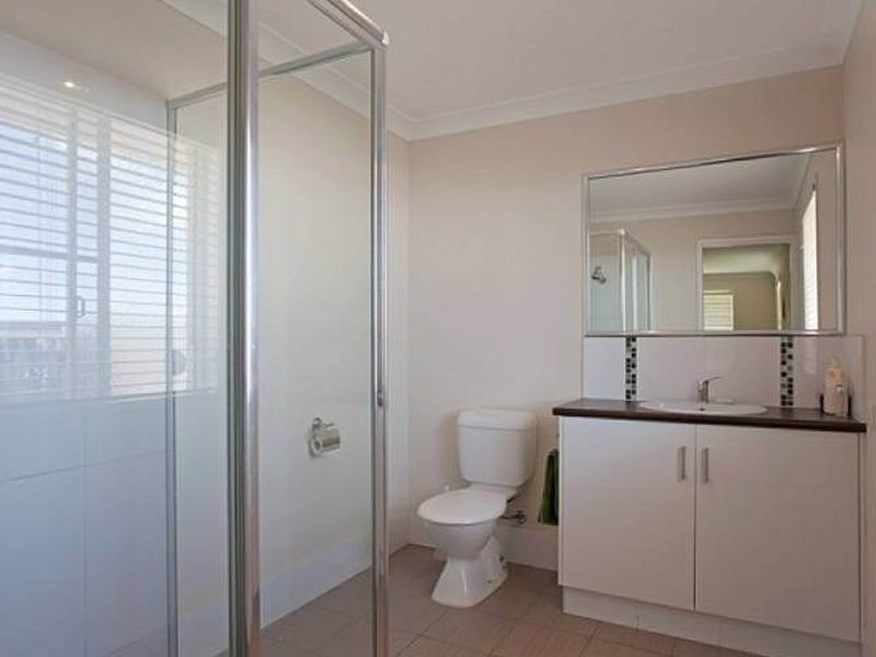 13 Ace Drive, Glenvale QLD 4350