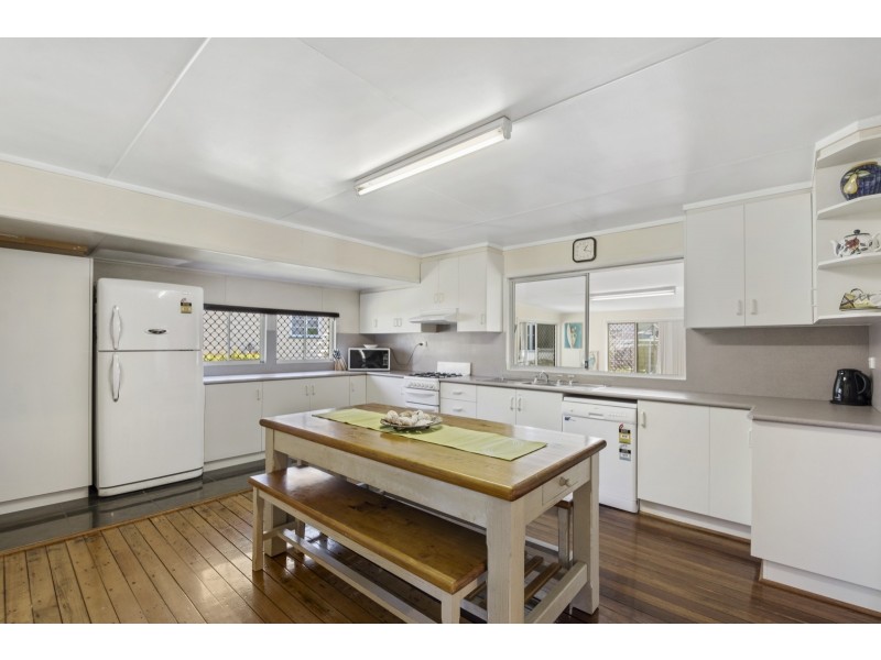 20 James Street, Crows Nest QLD 4355