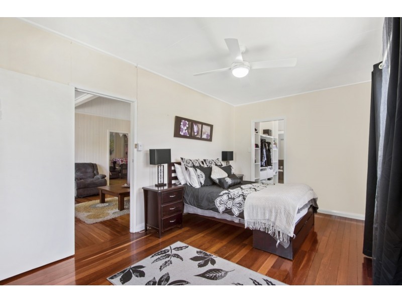 20 James Street, Crows Nest QLD 4355