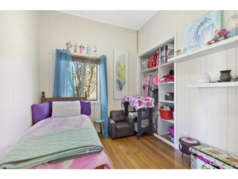 20 James Street, Crows Nest QLD 4355