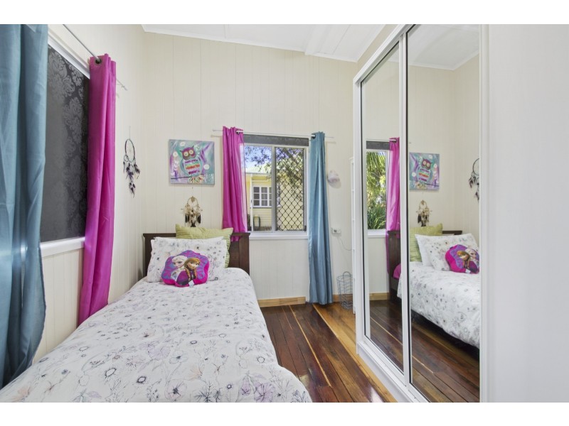 20 James Street, Crows Nest QLD 4355